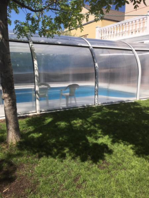 Casa Rivas con piscina abierta todo el año